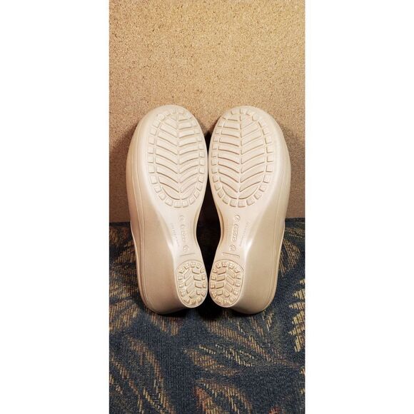 CROCS Women’s Gold and Espresso Frances Wedge Sandals Size 7 - Picture 8 of 8